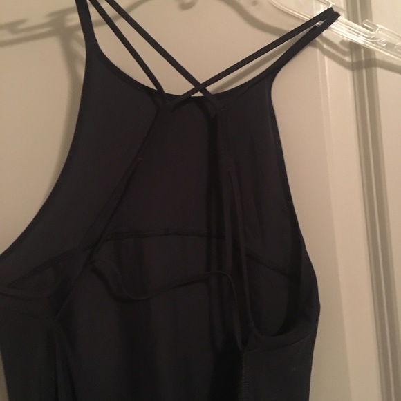 NWOT lululemon high neckline tank - Picture 4 of 5